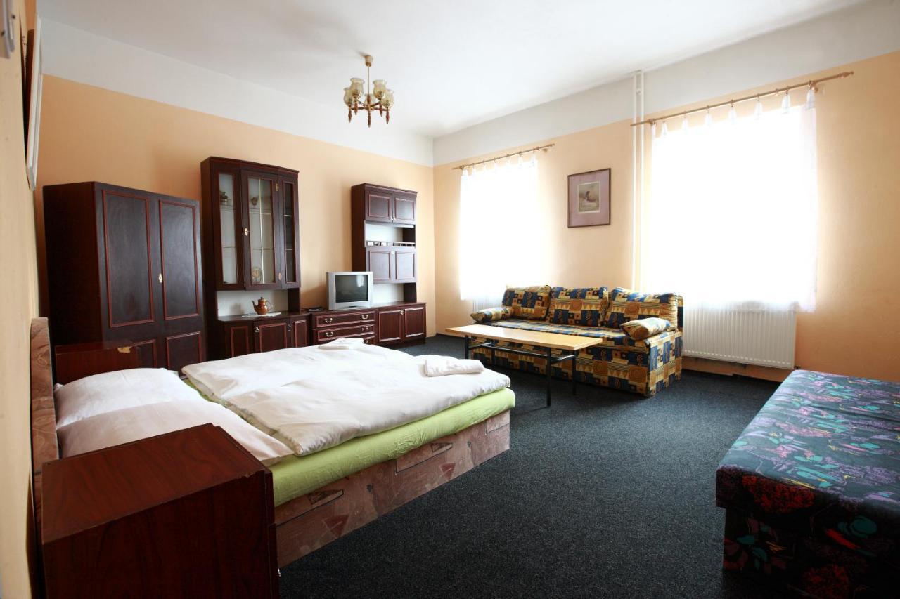 Hotel Slavie Клаштерец-над-Огржи Экстерьер фото
